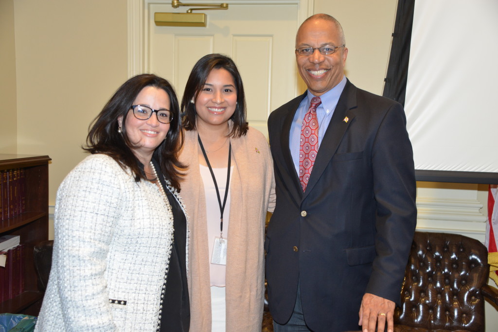 Aviles, Lorena Rivera Enlace Latino / Hispano de la Gobernación de Maryland y Boyd K. Rutherford.