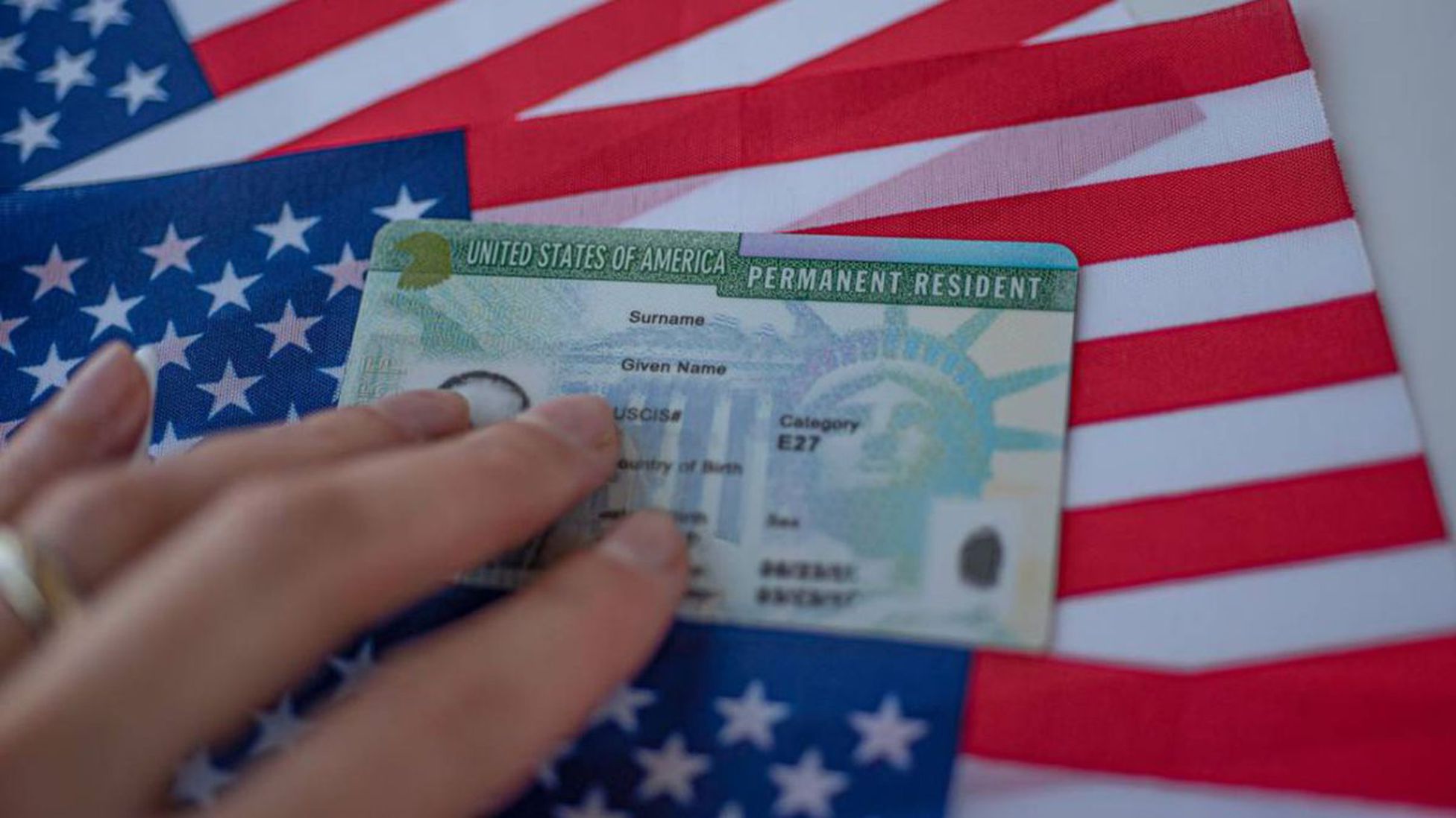 ¿Cómo Se Solicita La Residencia Permanente, O Green Card, Para Un ...