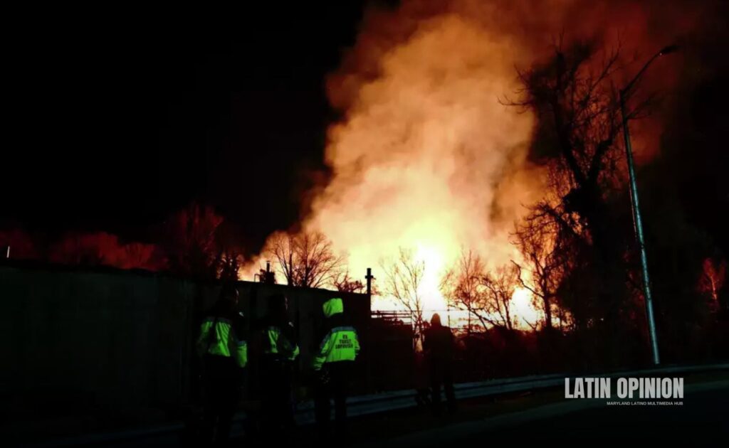 incendio en planta de reciclaje de madera de Baltimore