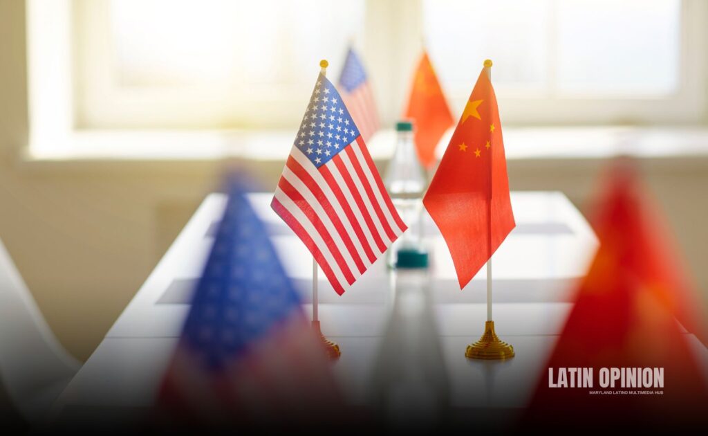 China y EE.UU. han pactado una tregua de tres meses en la guerra comercial que libran desde el mes de febrero pasado durante la cual el gigante asiático reducirá del 125 % al 10 % los aranceles sobre productos estadounidenses y EE.UU. bajará los que aplica a los bienes chinos del 145 % al 30 %.